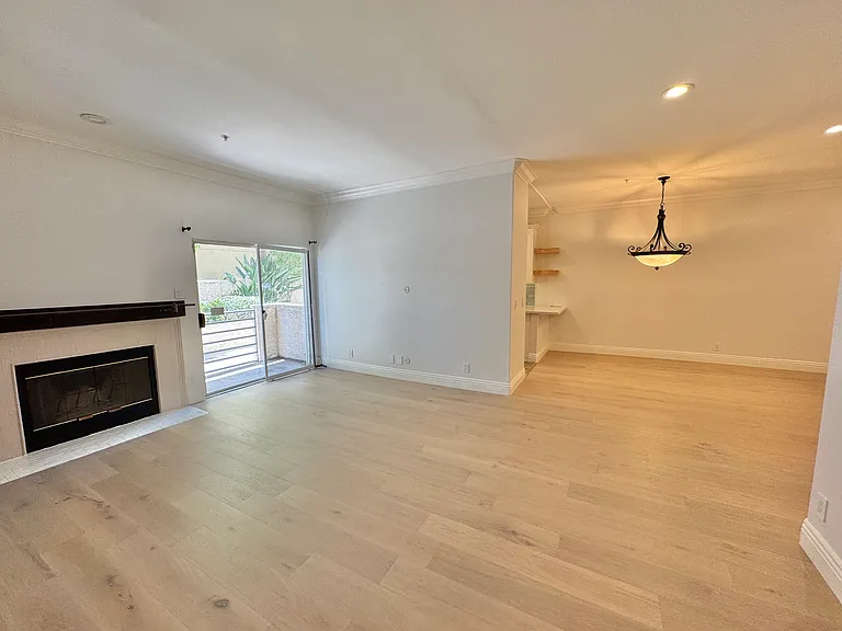 10604 Valley Spring Ln #106 — Photo 4