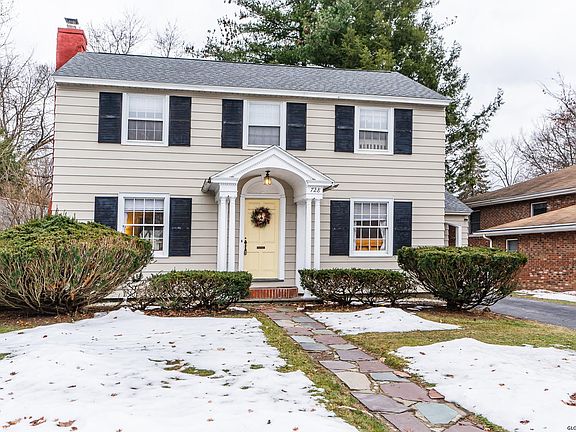 3rd image of 728 New Scotland Ave