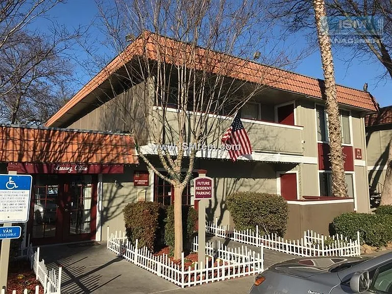 Delta Village Apartments — Photo 13