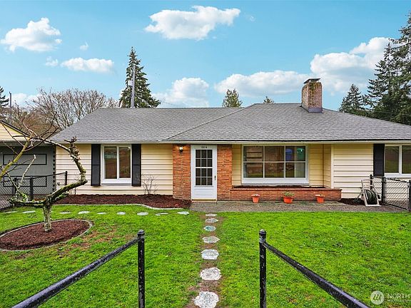3rd image of 15314 Interlake Avenue N