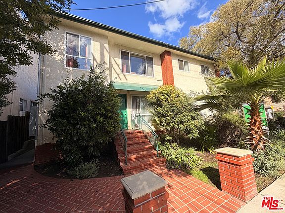 2nd image of 13535 Moorpark St