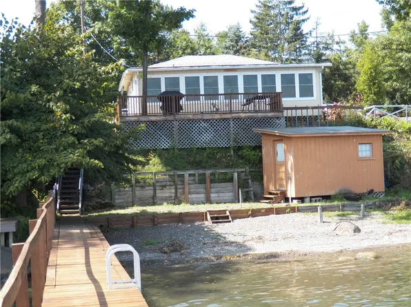 171 Oak Grove Beach Rd, Penn Yan, NY 14527