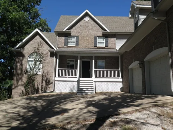 110 Highland Park Dr, Eureka Springs, AR 72631