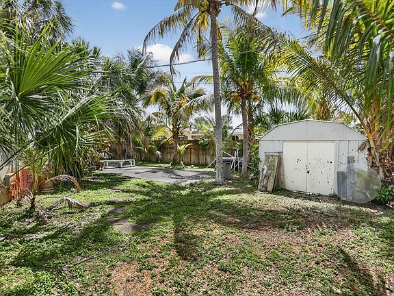 4th image of 5265 NE 15th Avenue