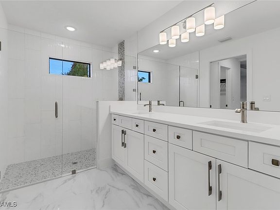 4th image of 2313 NE 34th Terrace Cpe