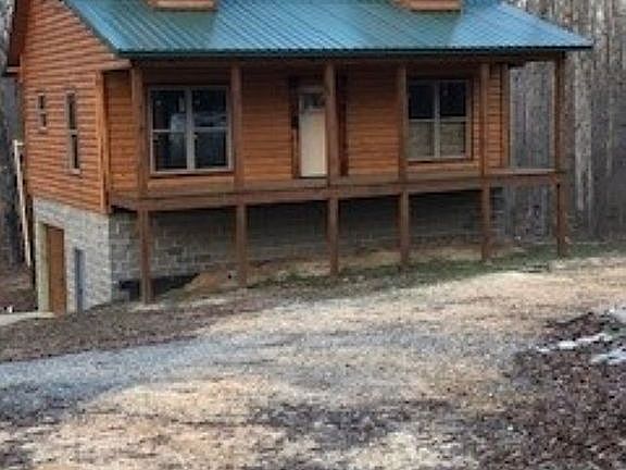2nd image of 725 Joanne Loop
