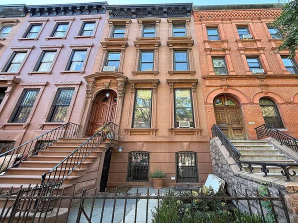 226 17th St, Brooklyn, NY 11215