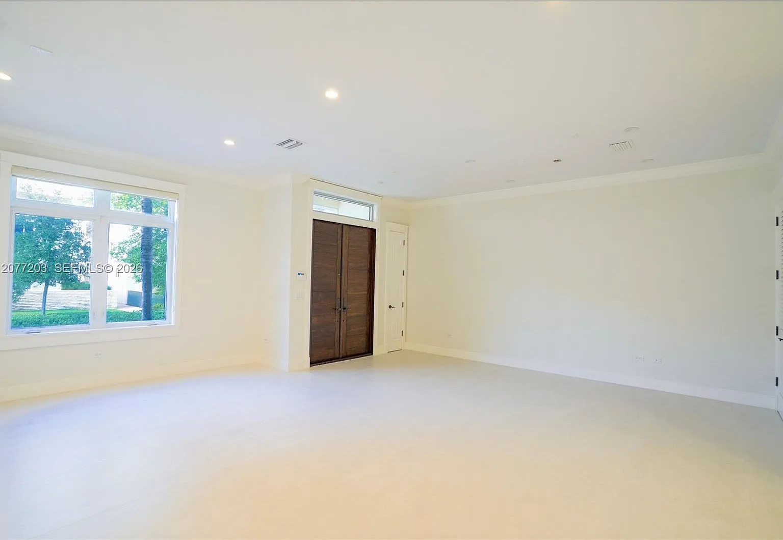 Valencia Townhomes — Photo 4