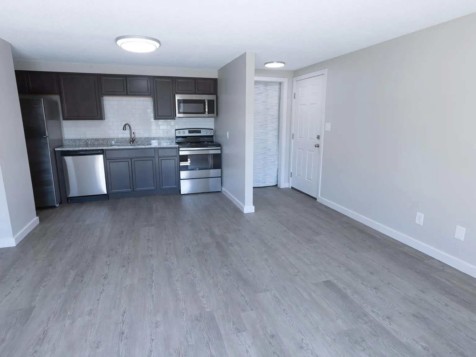 2 bed, 950 sqft, $1,050 — Photo 3