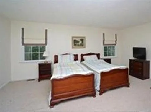 20 Fairway Cir — Photo 3