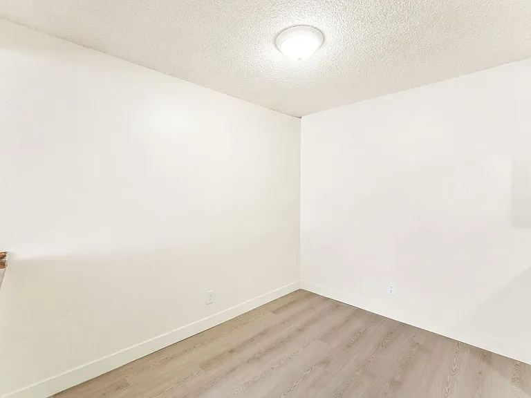 5309 W Cheyenne Ave — Photo 7