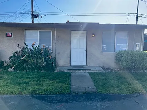 560 E Oakland Ave Photo 1