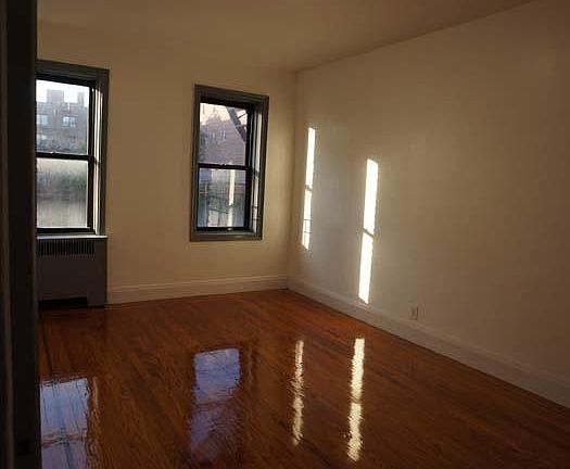 5th image of 14416 35th Ave #E
