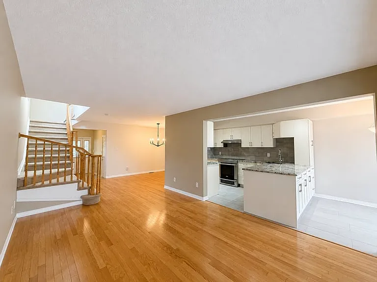 30 Riverstone Dr — Photo 5
