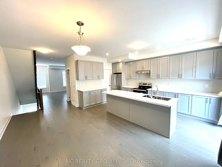 24 Guardhouse Cres — Photo 3