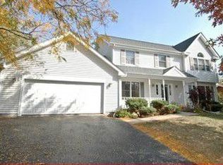 1311 Locust Dr, Dundee, IL 60118