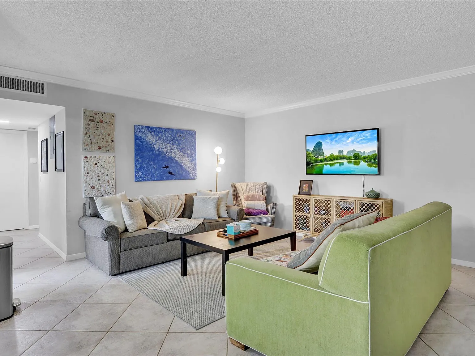 2 bed, 2.0 bath, 1035 sqft, $2,500 — Photo 3