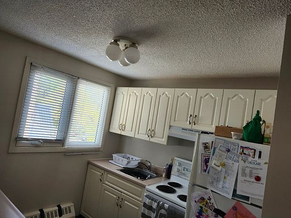 5th image of 306-3104 Victoria Ave #306