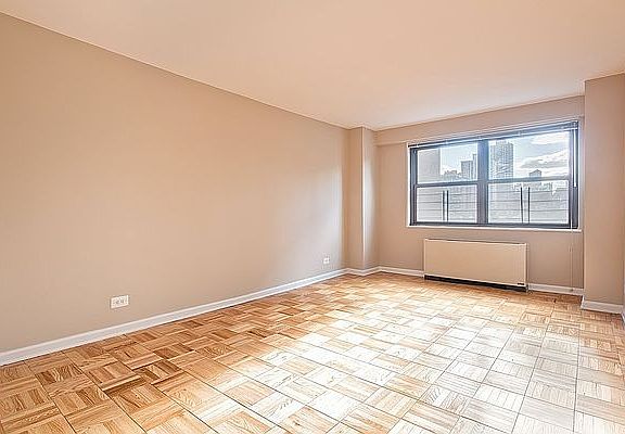 4th image of 305 E 86th St APT 10DW