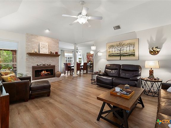 5th image of 920 Queens Dr