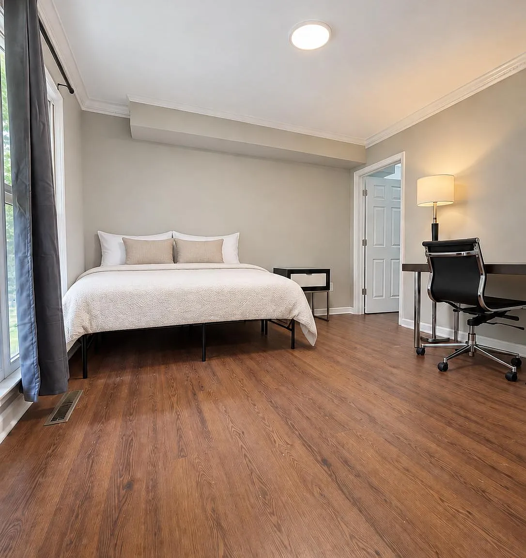 4 bed, 6.0 bath, 4000 sqft, $1,087 — Photo 2