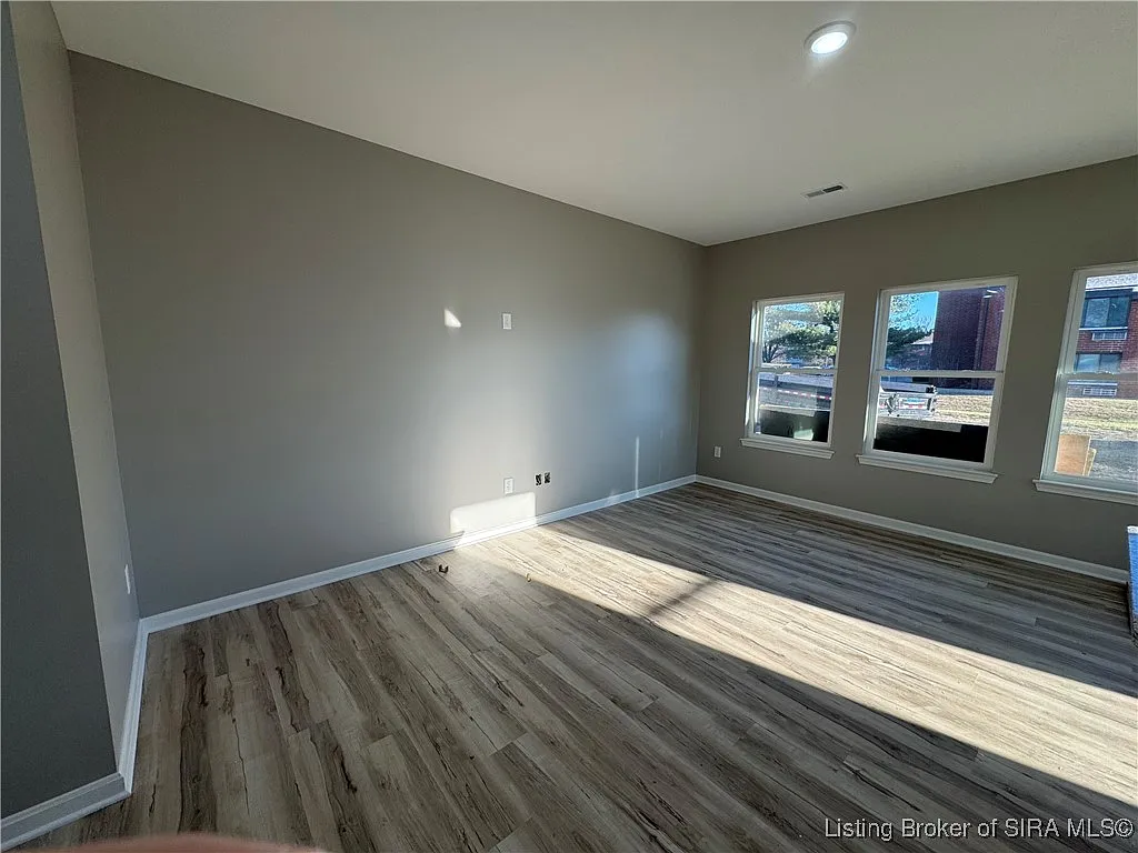 3 bed, 2.5 bath, 1635 sqft, $2,110 — Photo 4