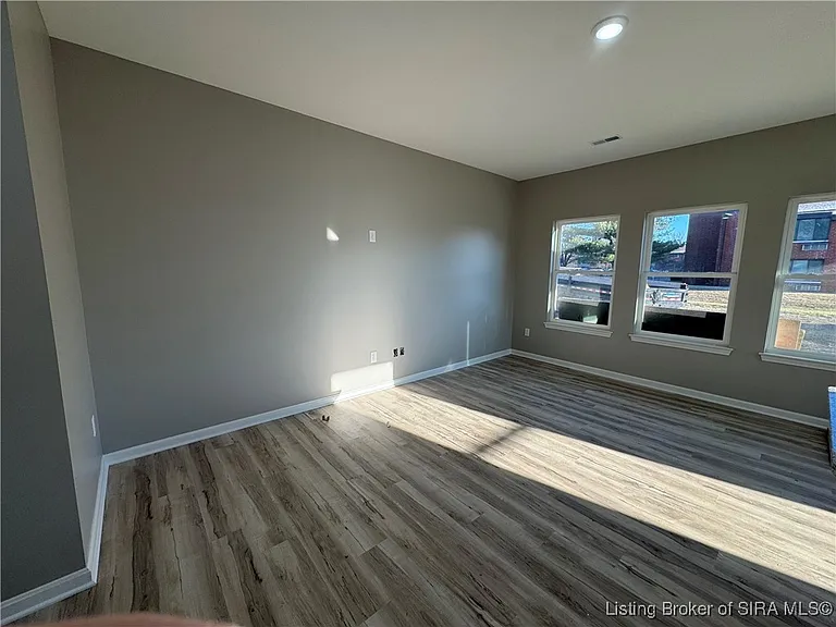 2022 N Greentree Blvd — Photo 4