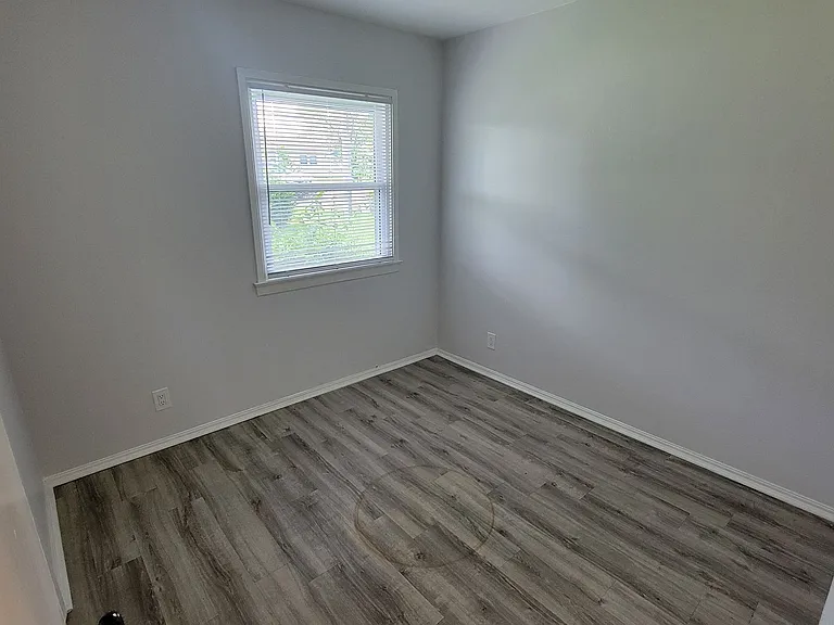 516 Hillview Blvd — Photo 11