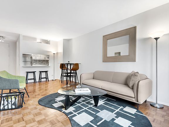 3rd image of 250 W 89th St APT 5E