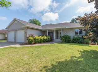 148 Cedar Dr S, Lester Prairie, MN 55354