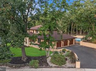 40 Chippenham Dr, Voorhees, NJ 08043