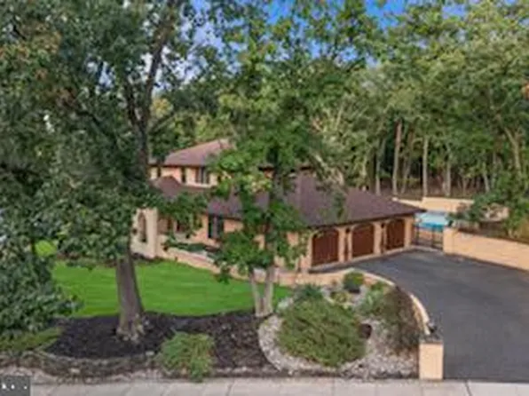 40 Chippenham Dr, Voorhees, NJ 08043