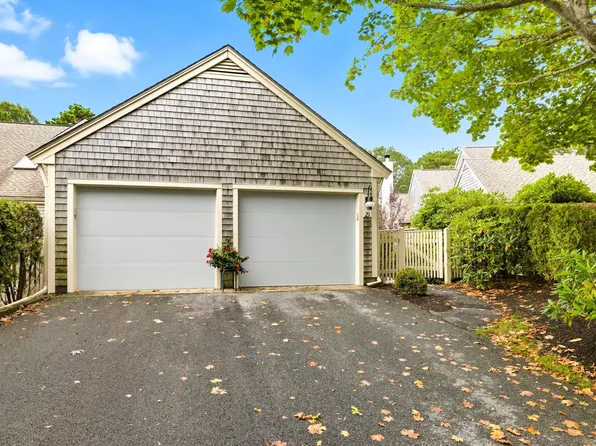 21 Boxwood Cir Village, Yarmouth Port, MA 02675