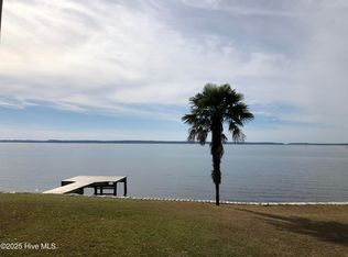 299 Phillips Dr, Minnesott Beach, NC 28510