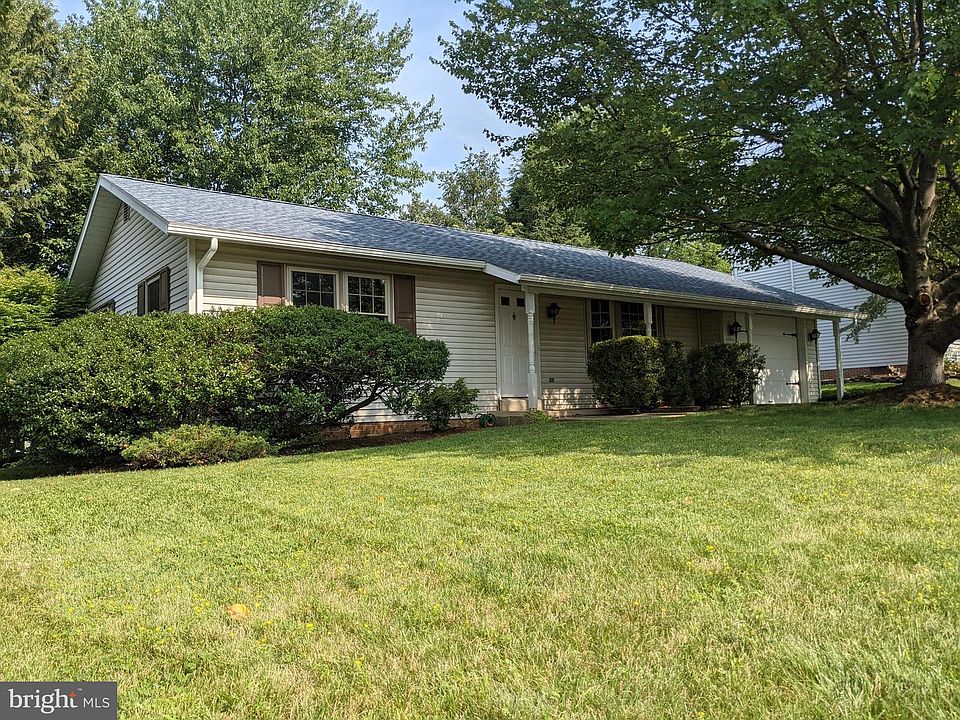 2nd image of 2336 Henbird Ln