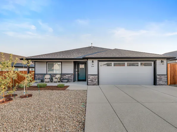 694 Nottingham Ter, Eagle Point, OR 97524