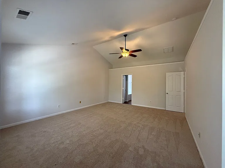 3700 Herkimer Dr — Photo 20