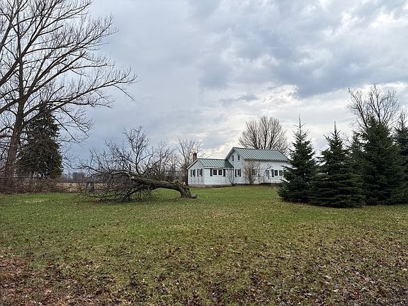 3rd image of 10640 N Rolland Rd