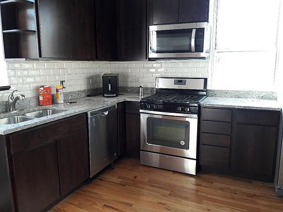3rd image of 229 N Sacramento Blvd