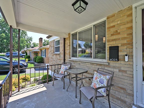 4th image of 4023 Lovell Ave