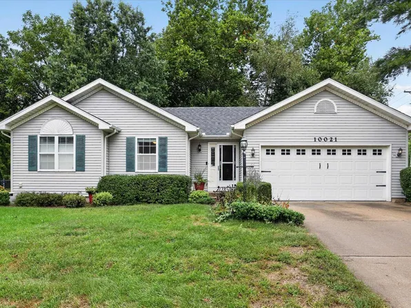 10021 Ashwood Forest Dr, Osceola, IN 46561