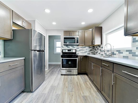 5th image of 110 Wiman Ave