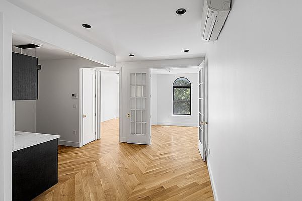1st image of 164 Stuyvesant Ave #2F