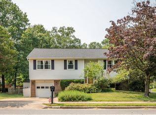 8001 Oak St, Dunn Loring, VA 22027