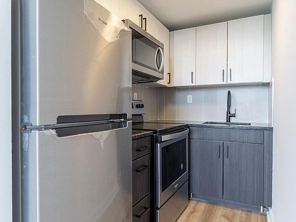 5th image of 109 W Wildey St Penthouse 2