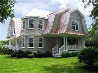 245 N Main St, Southampton, NY 11968