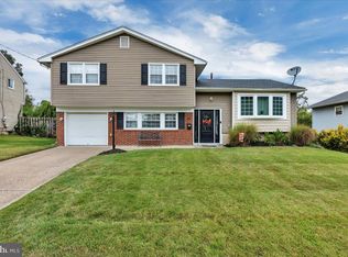 87 Greenwood Dr, Turnersville, NJ 08012