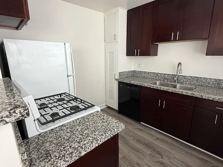 4150 1/2 Estrella Ave — Photo 14