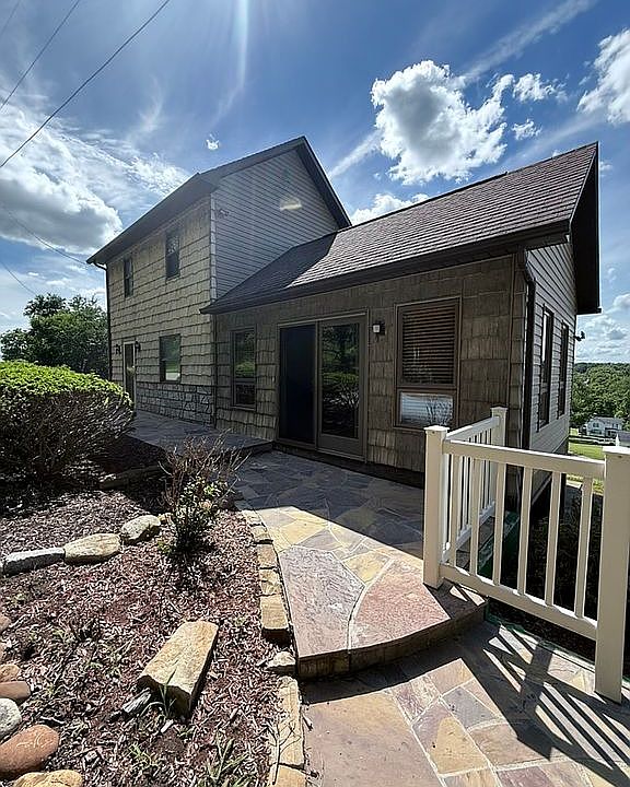 1st image of 104 Westbend Rd