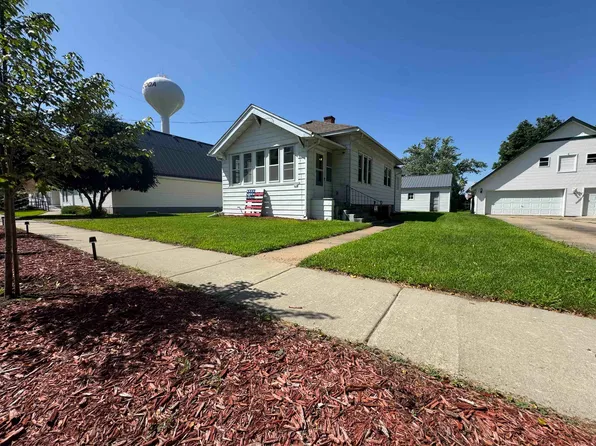 218 E Maple St, Muscoda, WI 53573